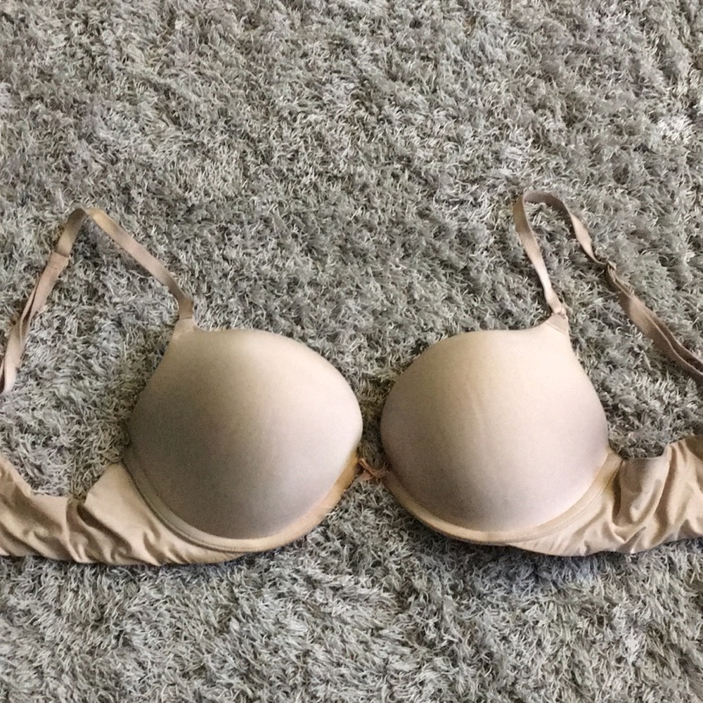 34 C Victoria’s Secret bra